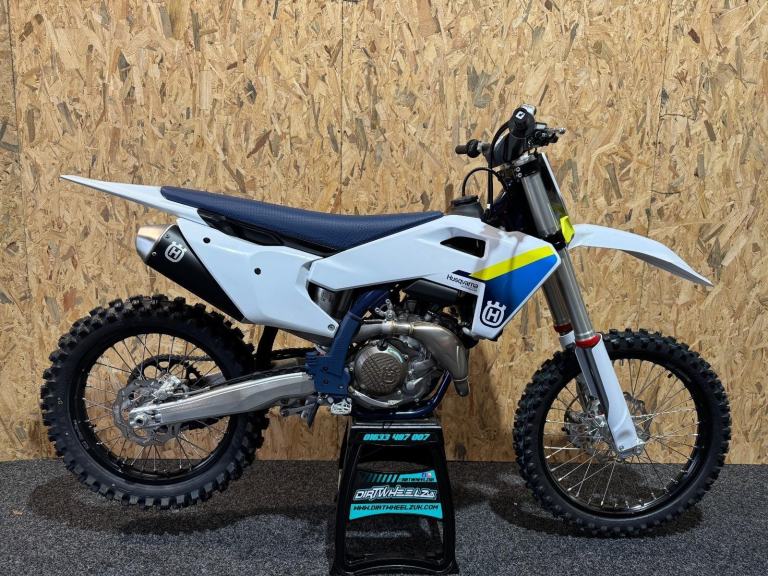 Husqvarna FC450 2025 ZERO HOURS SXF - DIRT Wheelz UK 01633 497007