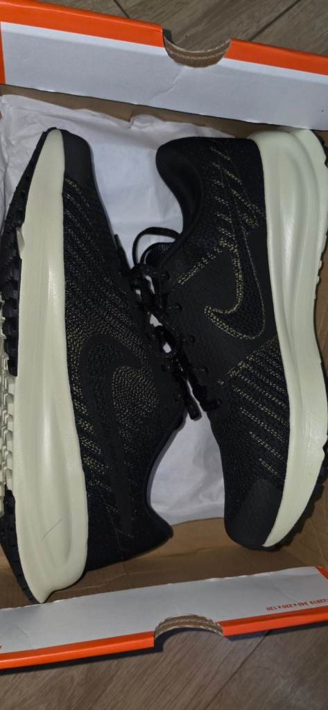 Nike Run Defy Black/Dark Hazel UK 9.5 – Brand New in Box