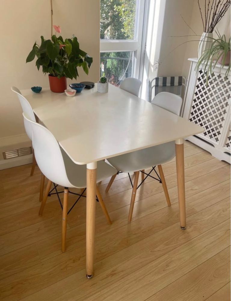 White Dining Table with Wooden Legs – Good Condition