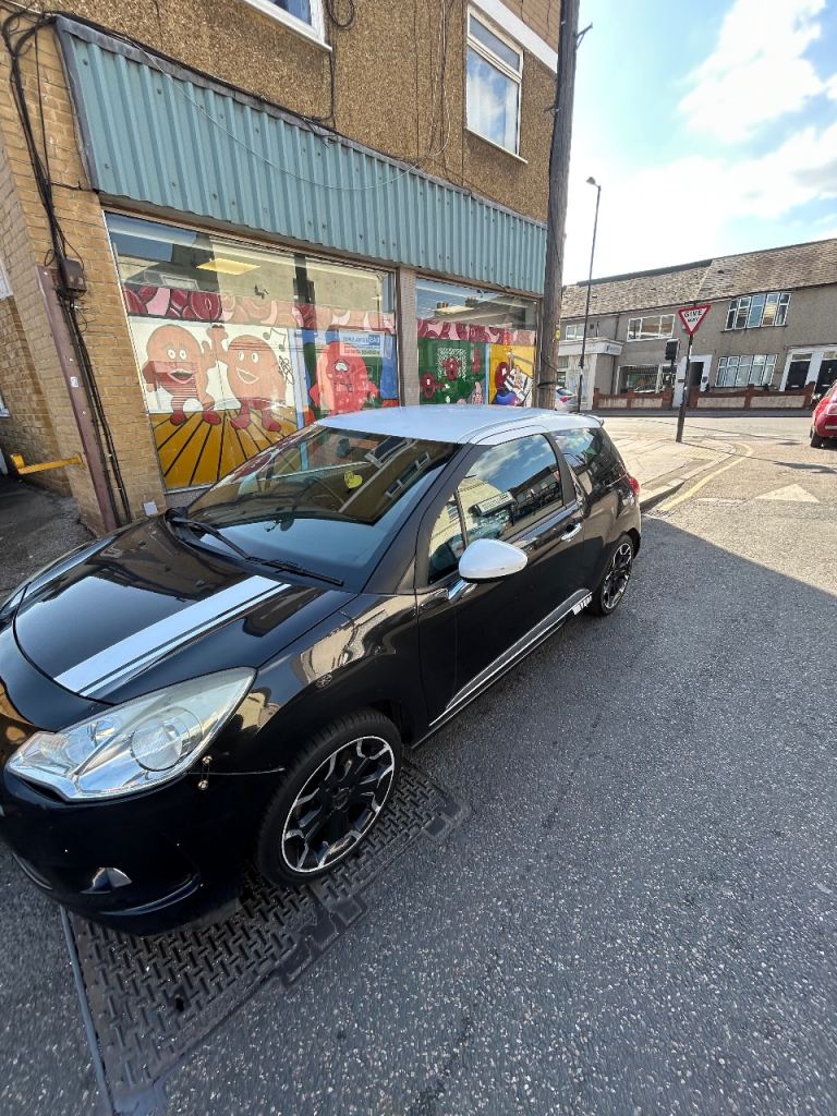 Citroen, DS3, Hatchback, 2010, Manual, 1598 (cc), 3 doors