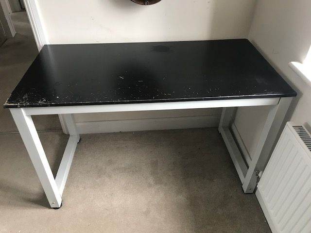 Black and White Metal Frame Desk – Good Condition