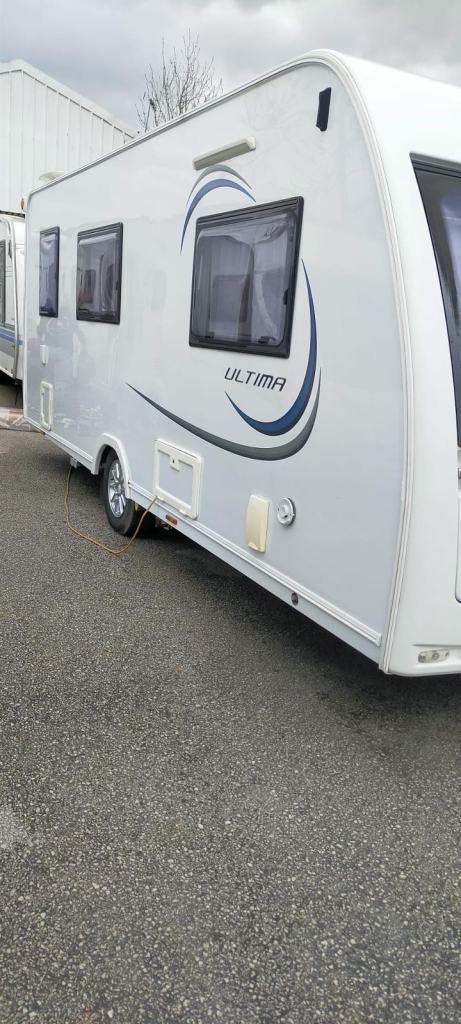 LUNAR ULTIMATE 542 4 berth fixed bed! 