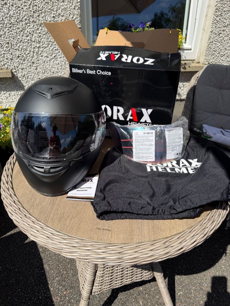 Motorcycle helmet 