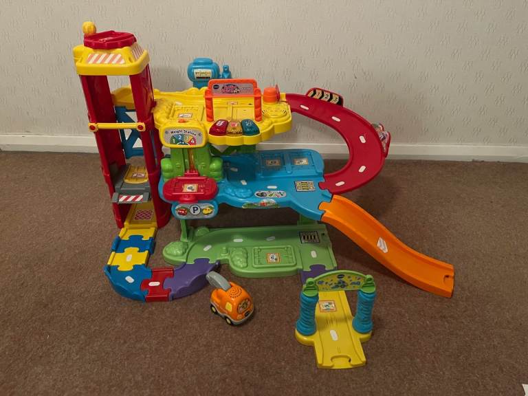 VTech Toot Toot Parking Garage With Three Levels, Lift, and Electronic Elements