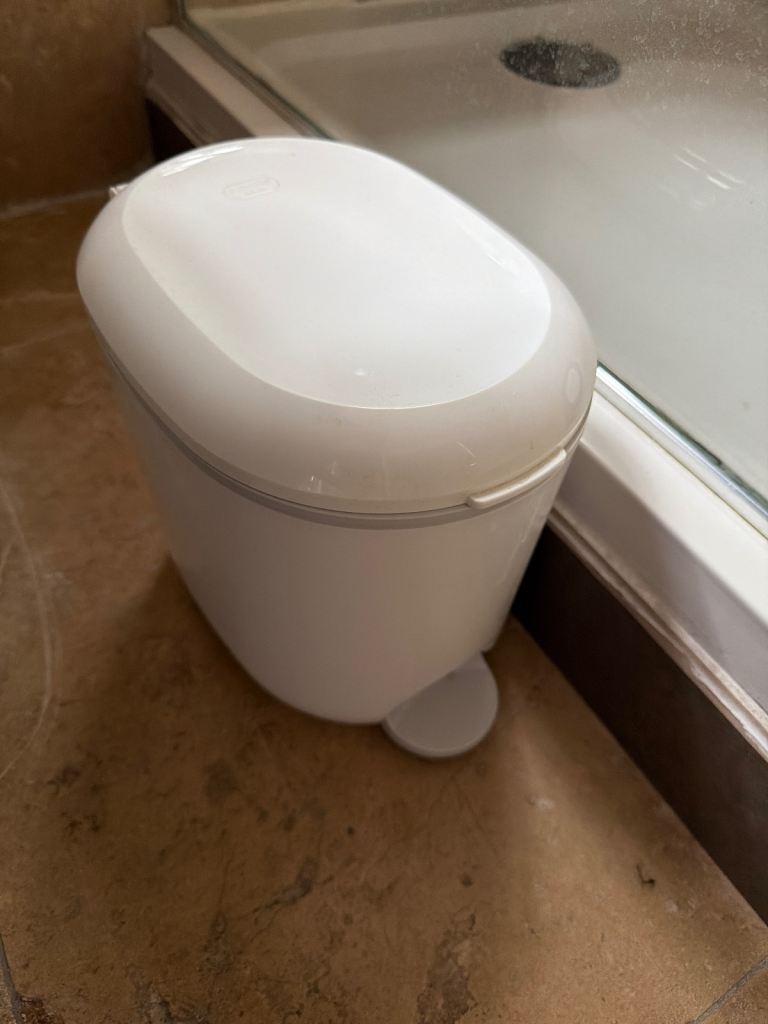 White Bathroom Pedal Bin – Good Condition