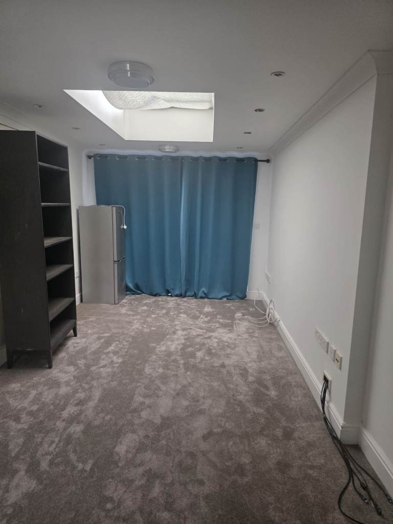 Studio with Parking and Garden