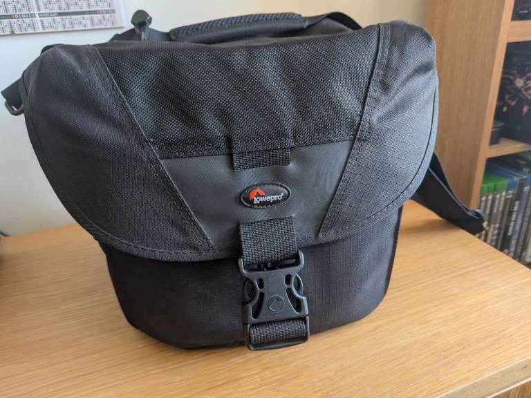 Lowepro Stealth Reporter D200 AW Camera Bag – Good Condition