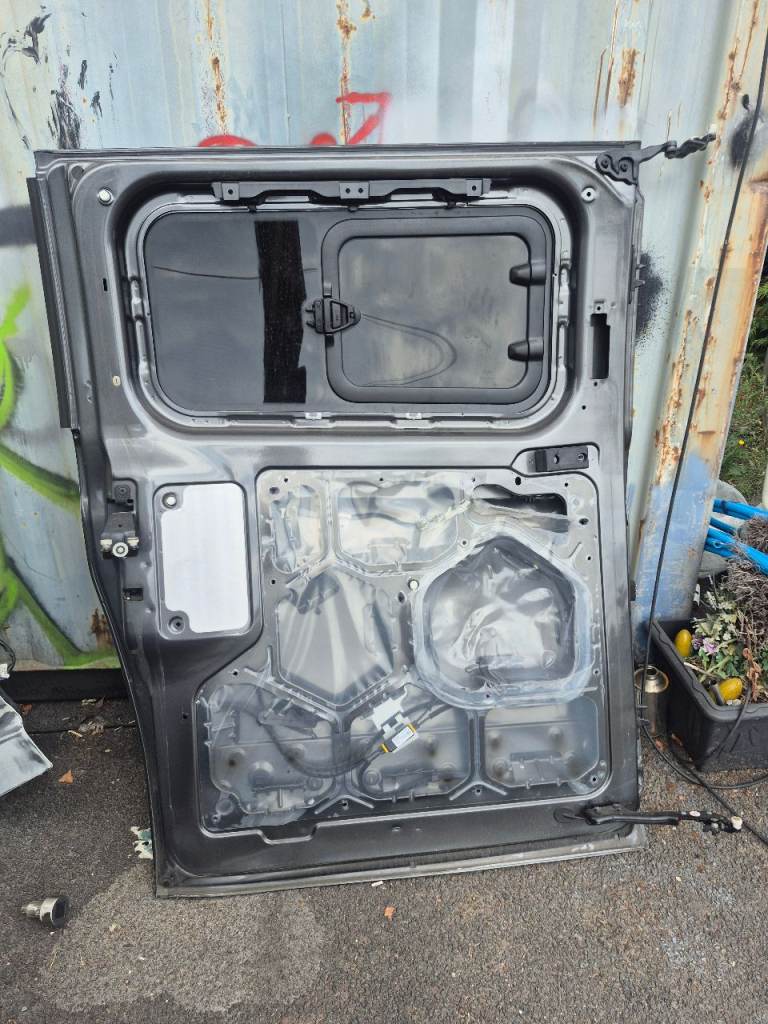 Ford transit passengers slideing door. Door shell beyond repair but parts all there and good