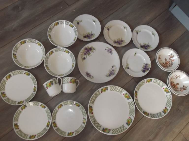 Vintage Crockery Plates Bowl & Mugs LOT