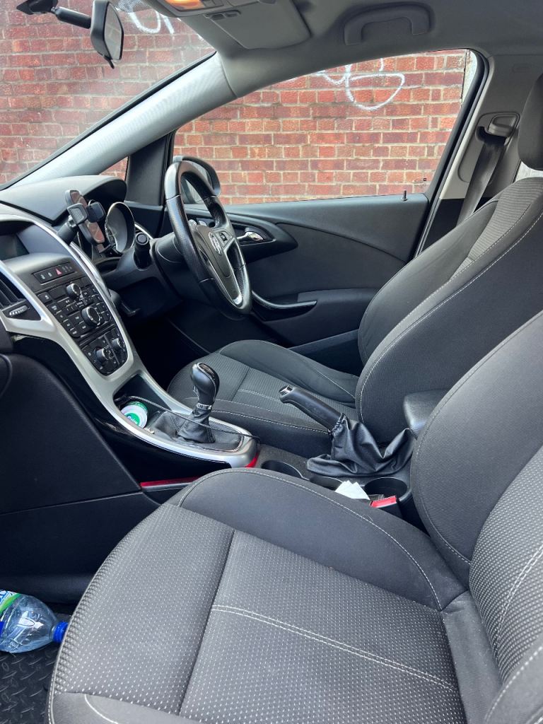 Vauxhall, ASTRA, Hatchback, 2015, Manual, 1598 (cc), 5 doors