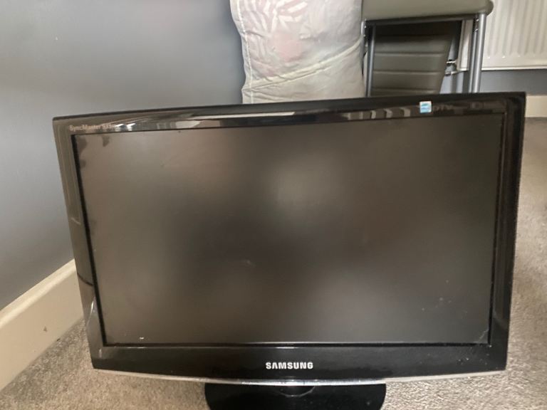 Samsung LCD Monitor – Black, Fair Condition