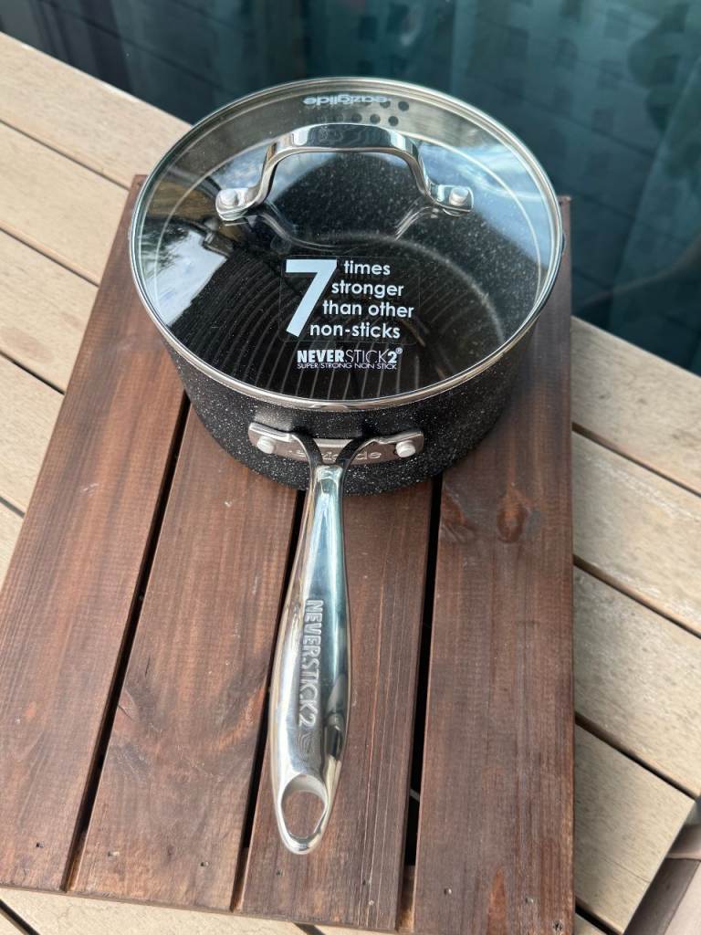 NEVERSTICK 2 Saucepan with Lid – Good Condition