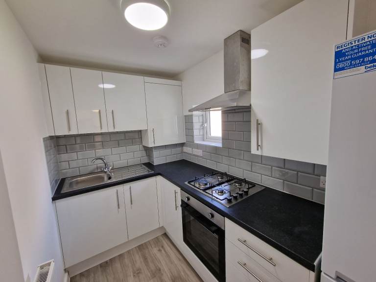 NEWLY REFURBISHED GROUND FLOOR ONE BEDROOM GARDEN FLAT IN NORTHOLT UB5