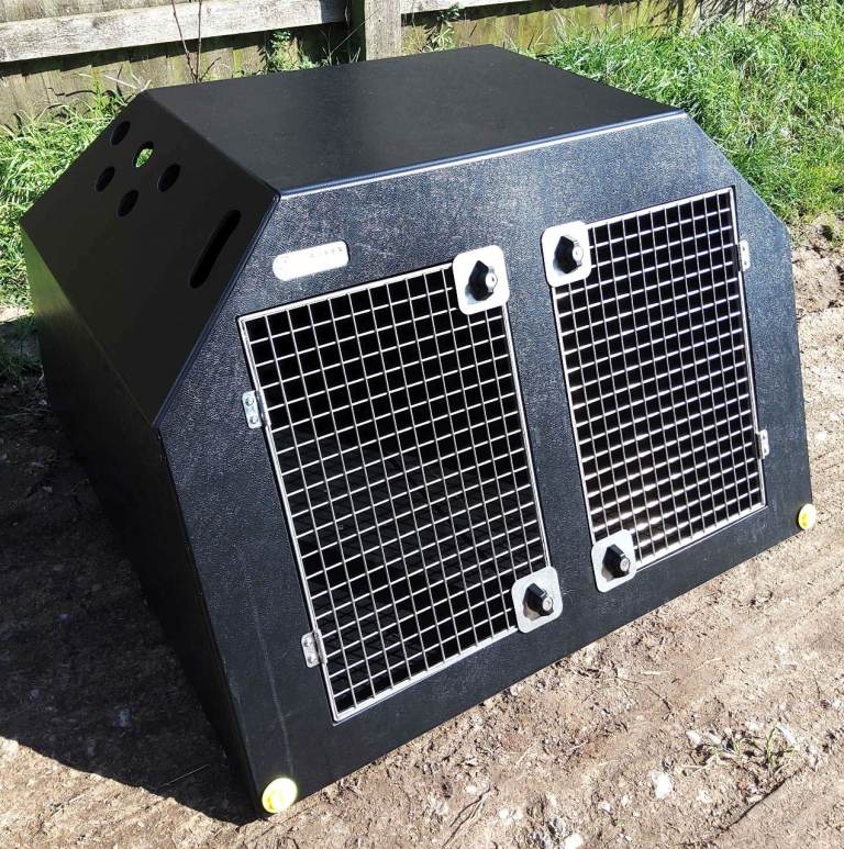 DT Boxes DT2 & DT4 (Single) Transport dog box " Lockable / Lightweight " 