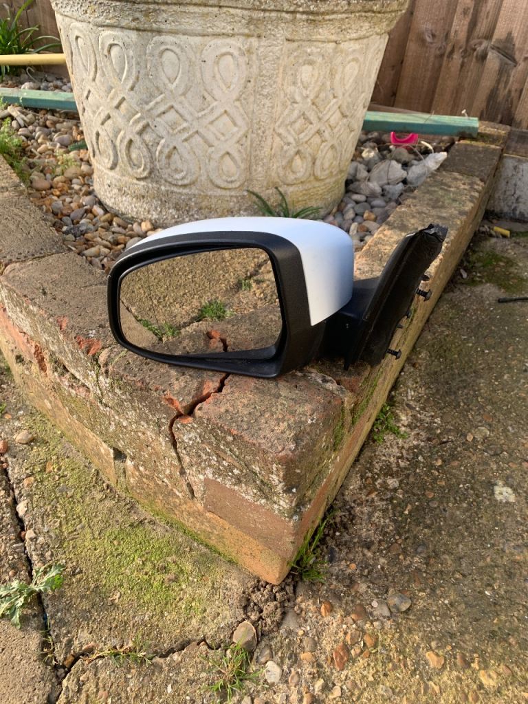 for focus 61 plate wing mirror 