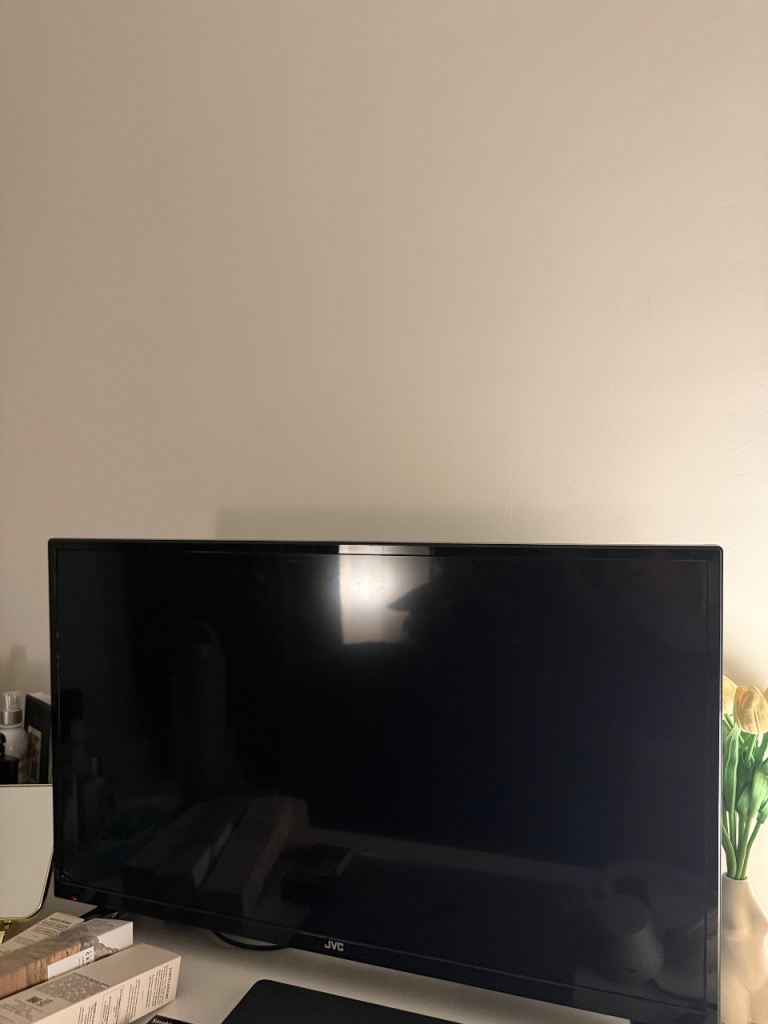 32" JVC TV- Good condition