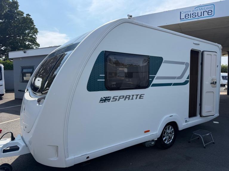 SWIFT SPRITE ALPINE 2, LIGHT WEIGHT 2 BERTH CARAVAN WITH REAR WASHROOM