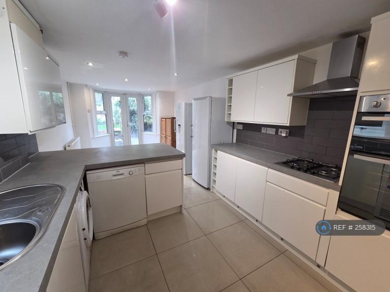 4 bedroom house in Elcot Avenue, London, SE15 (4 bed) (#258315)