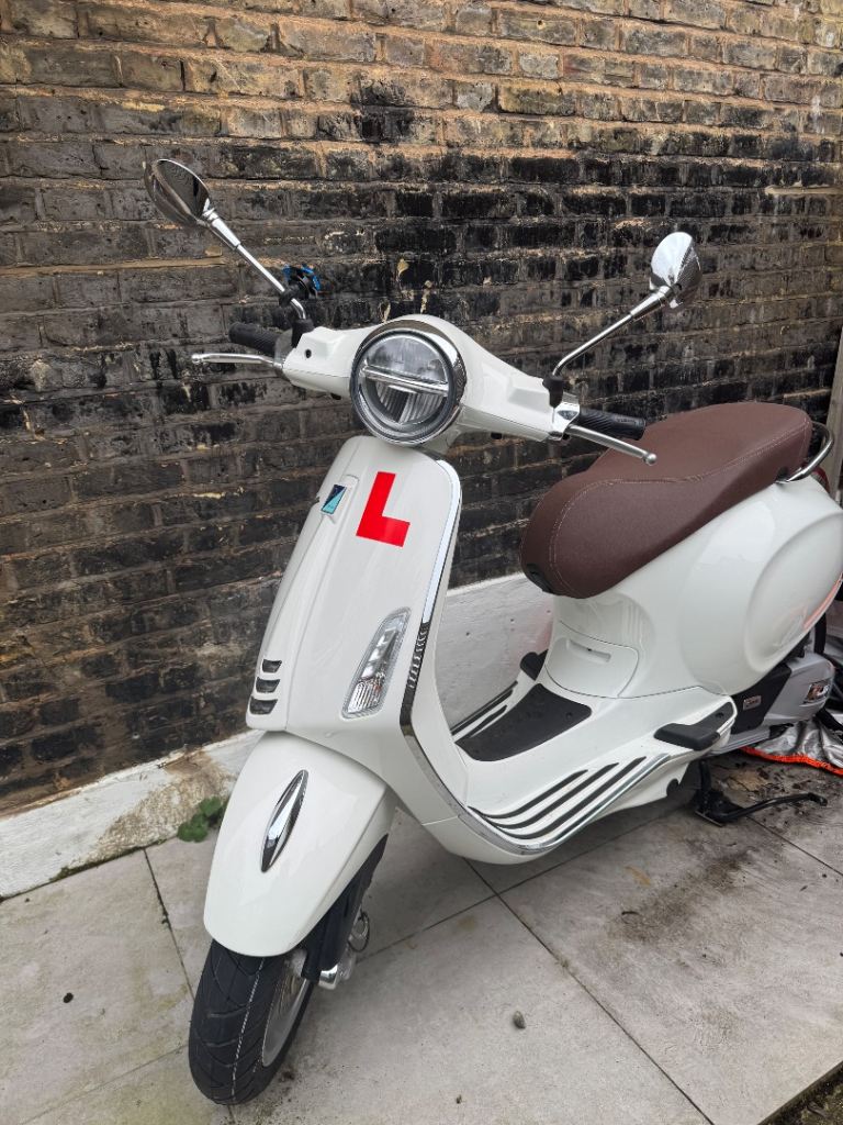 Piaggio, VESPA, 2023, 124 (cc)
