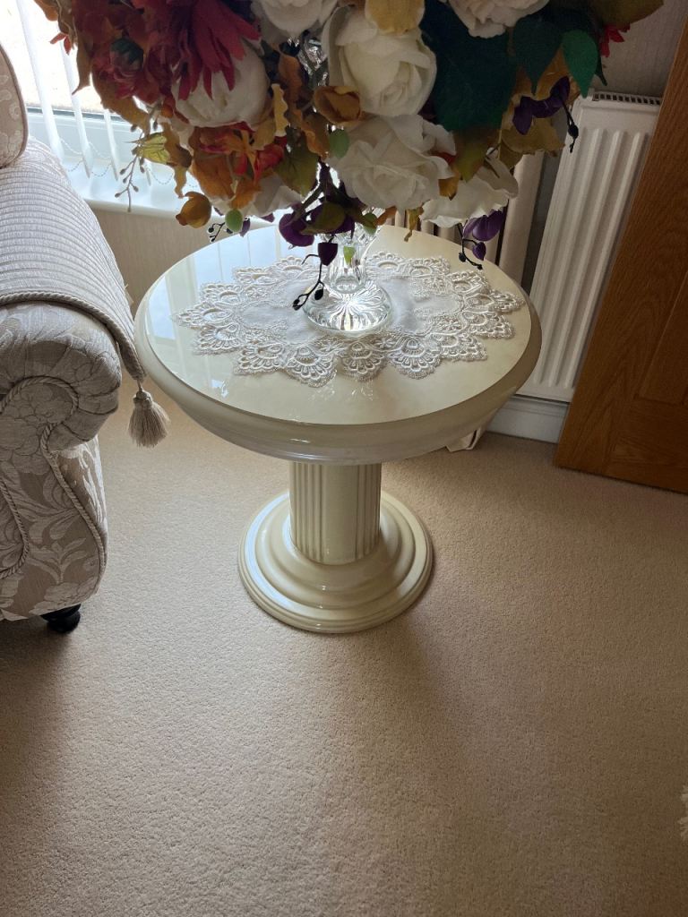 Italian cabinet and coffee table