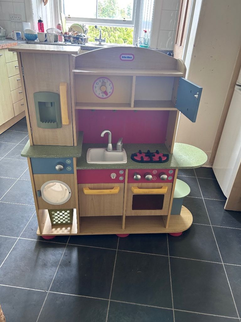 Kids kitchen 