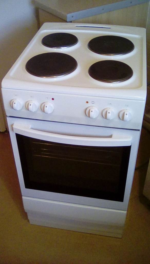 CURRYS HOME ESSENTIALS ELECTRIC HOB GRILL AND OVEN CLEAN ONLY LIGHT USE REDUCED TO £40 FREE DELIVERY
