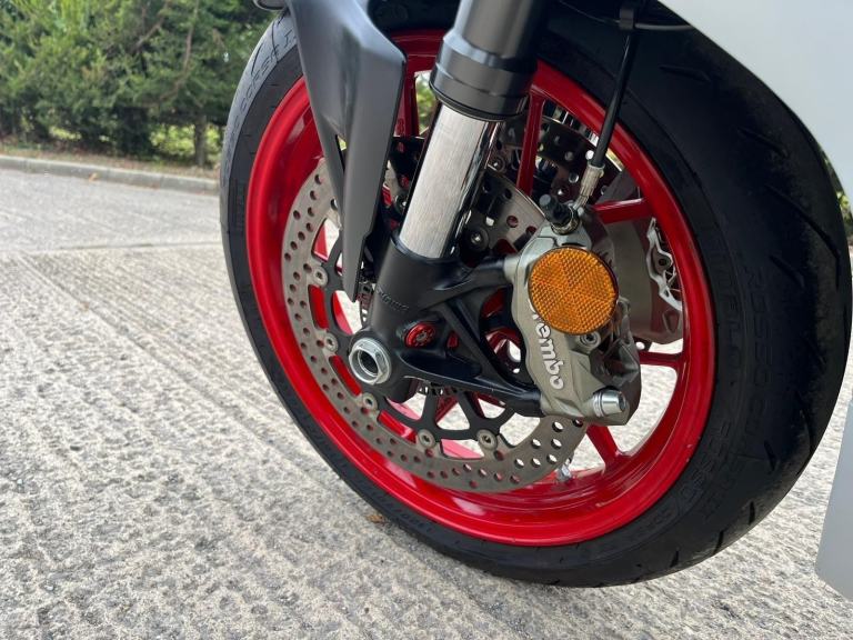 2022 71 DUCATI PANIGALE V2 WHITE - 1421 MILES HPI CLEAR SPORTS 955 NEW MOT