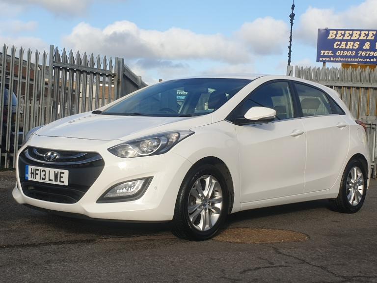 2013 Hyundai i30 1.4 Style Nav Hatchback 5dr Petrol Manual Euro 5 (100 ps)