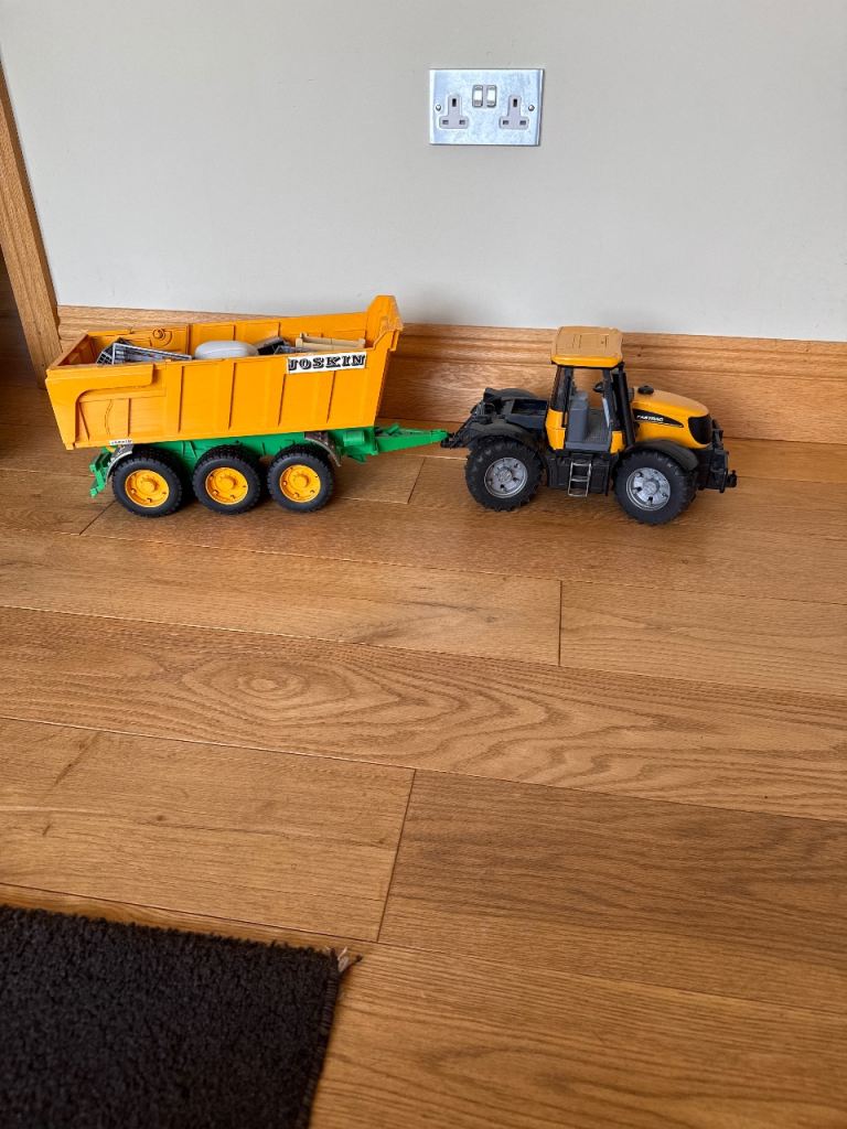 Large JCB Tractor and Trailer Toy Set