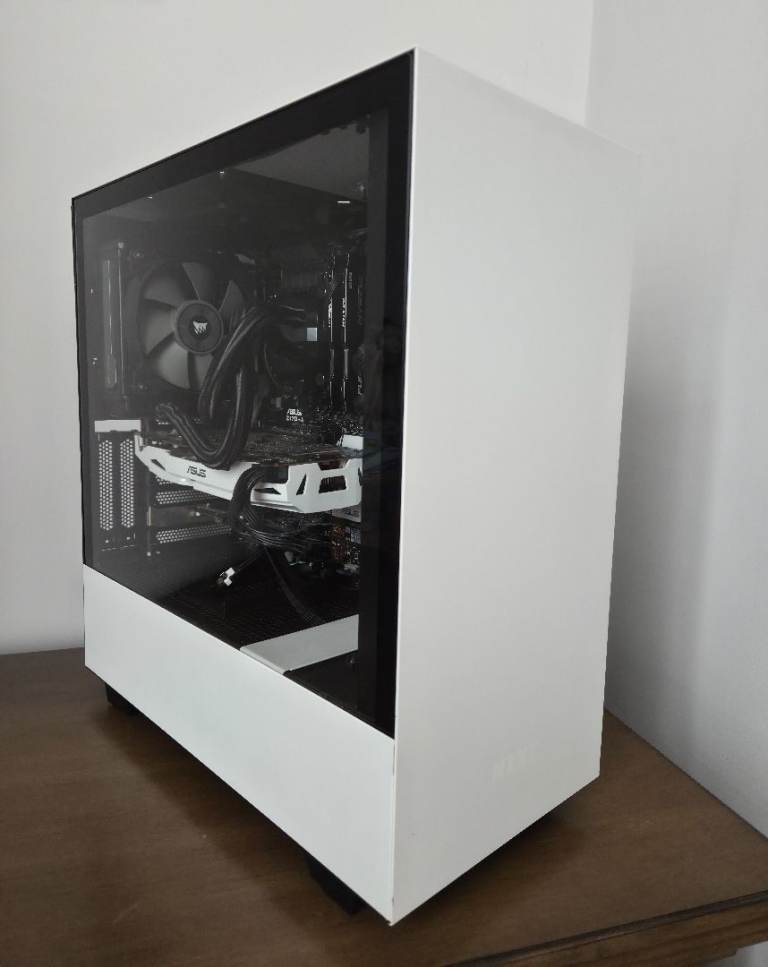 White Gaming PC – i7 6700K, GTX 1070, Fresh Windows 10
