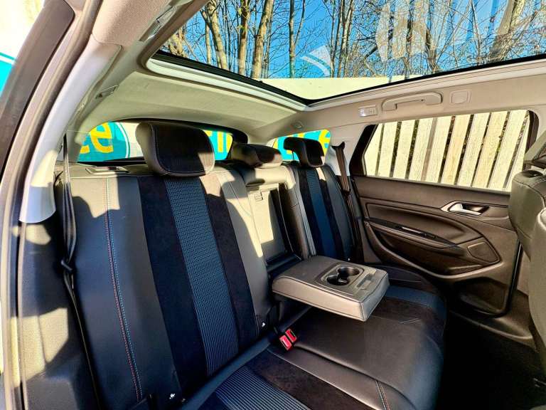 CAN'T GET CREDIT? CALL US! Peugeot 308 SW 1.2 PureTech Tech Edition - £199 DEPOSIT, £66 PER WEEK 