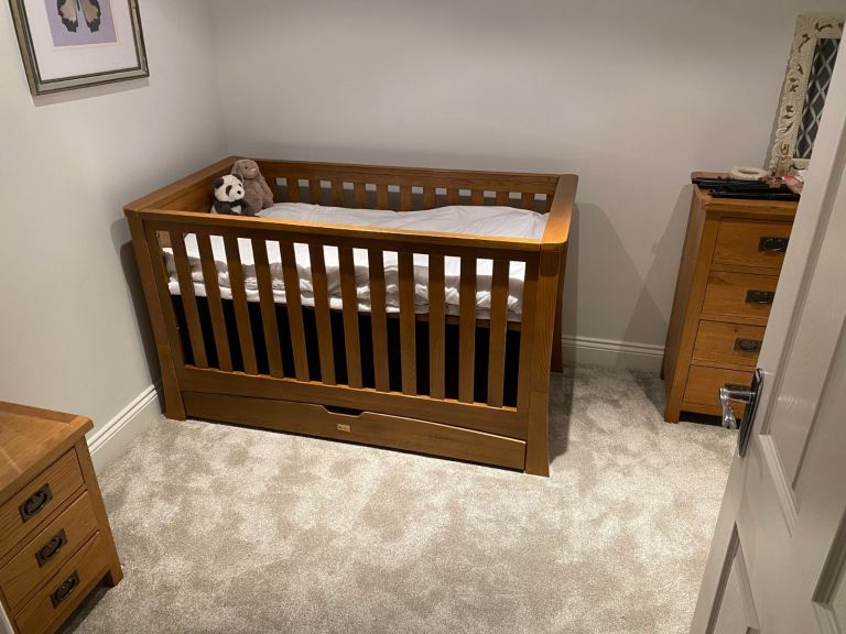 Silver Cross Canterbury Oak Cot Bed