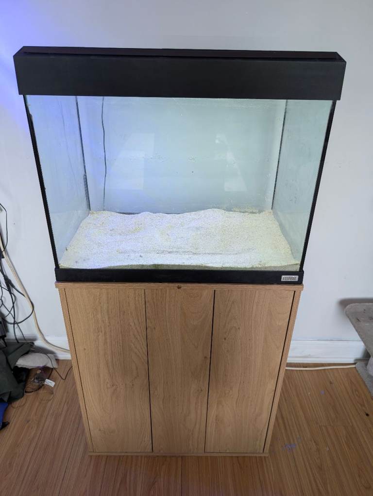 Fluval Roma 90 aquarium and stand 