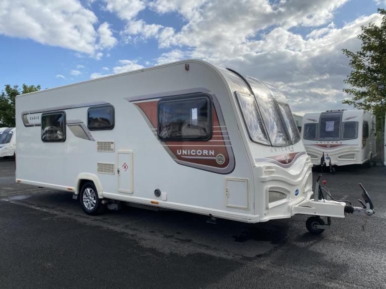 2014 BAILEY UNICORN CADIZ LUXURY 4 BERTH TOURING CARAVAN