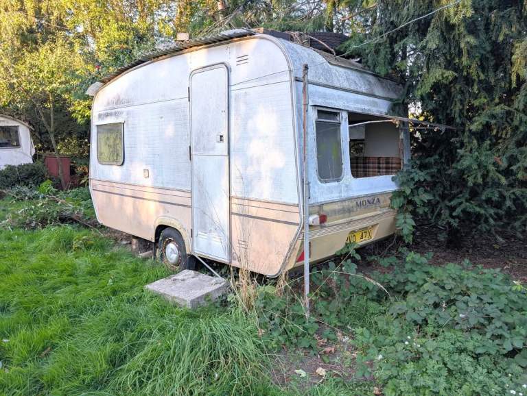 Vintage ABI Monza 1200s Caravan