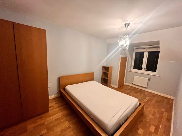 Stunning Ensuite Room  in South Norwood Only £950 pcm  all bills included