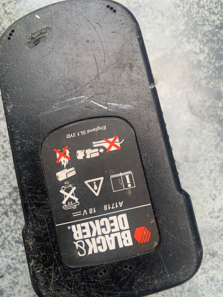 Free BLACK & DECKER 18V Power Tool Battery – Fair Condition