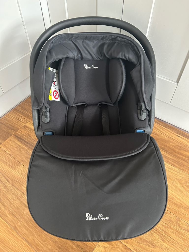 Silvercross newborn car seat 