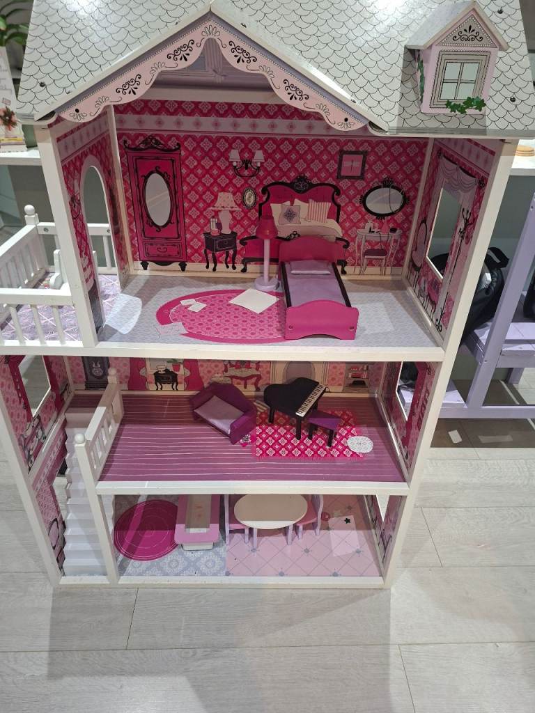 Dolls house 4 foot