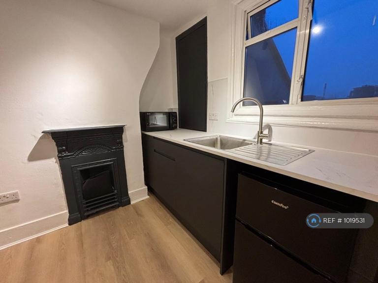 1 bedroom in Sumatra Road, London, NW6 (#1019531)