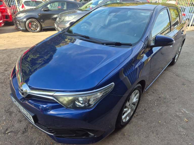 Toyota Auris 1.4 D-4D Business Edition TSS 5dr Diesel