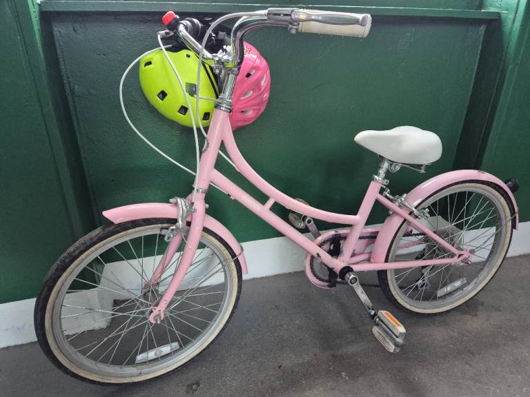 20″ Pink Bobbin Girls Bike, 6-Speed - Helmets Included 