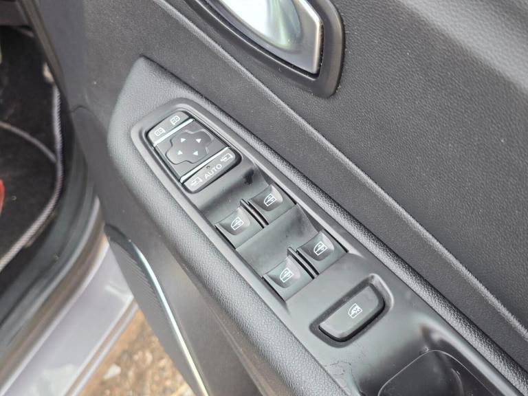 2017 Renault Captur 1.2 TCe ENERGY Dynamique S Nav SUV 5dr Petrol EDC Euro 6 (s/s) (120 ps) SUV P...