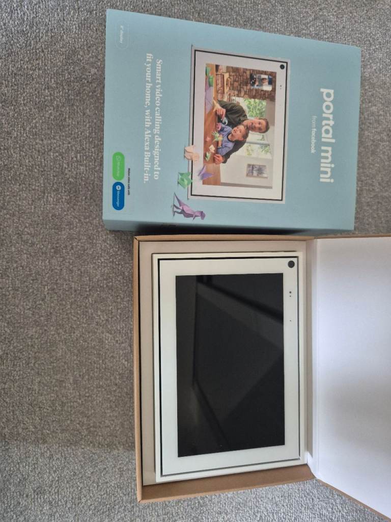 Meta Portal Mini (White) – Smart Video Calling Device