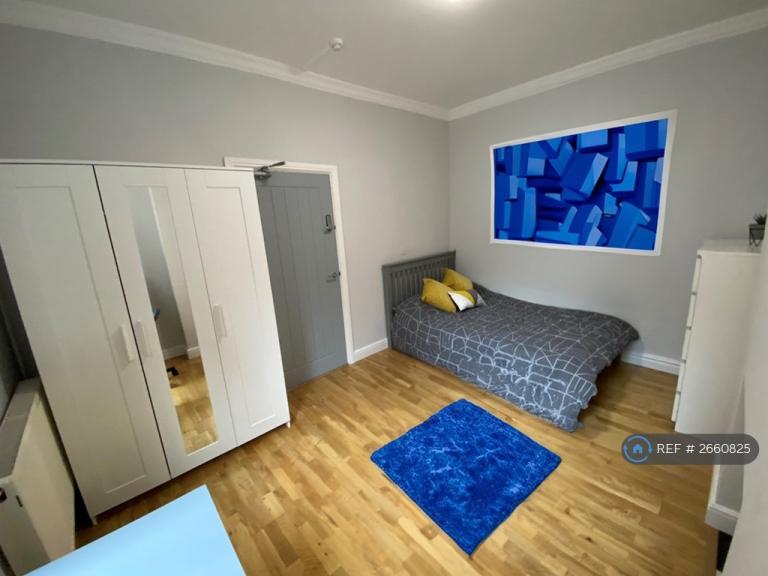 6 bedroom house in Daneshill Road, Leicester, LE3 (6 bed) (#2660825)