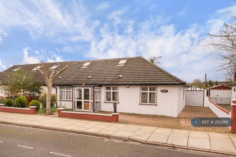 4 bedroom house in Lowfield Road, London, W3 (4 bed) (#2932161)
