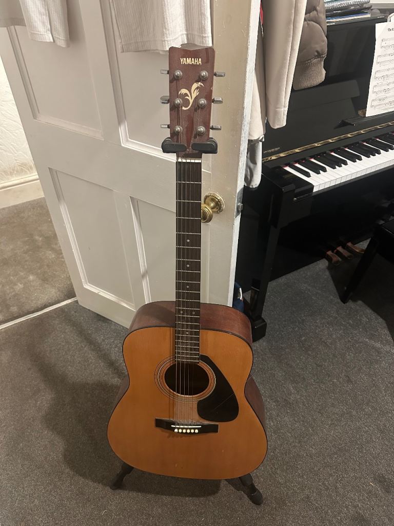 image for Yamaha acoustic guitar FG-401 with stand 