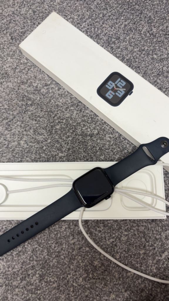 Apple Watch Series 6 (GPS, 44mm) - Black, As Good As New