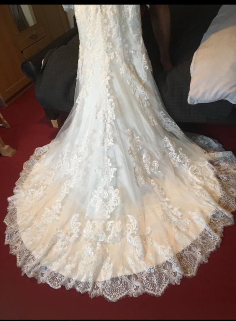 Laura may size 10-12 wedding dress 