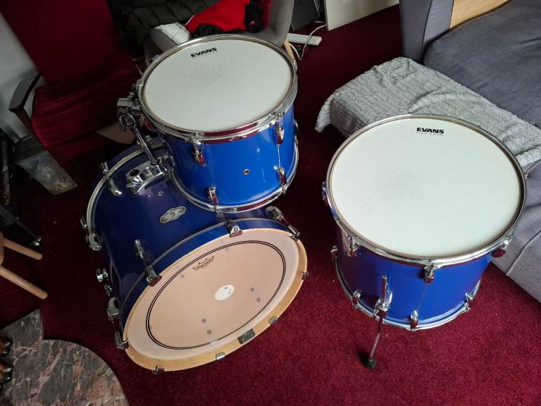 Pearl Vision SST birch drums.